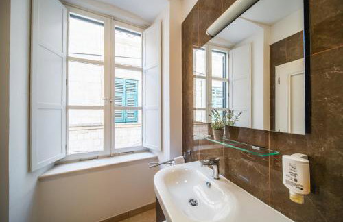 SUNce Palace Apartments with free offsite parking - Foto 62