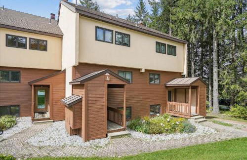 Cozy One-Bedroom Edgemont Condo with Ski Access & Fireplace B3 - Foto 20