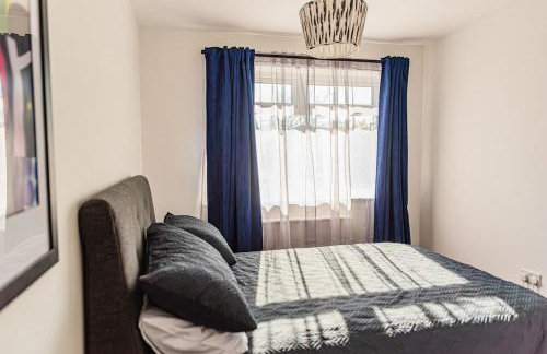 2 Bedroom Apartment Denton, suitable for professionals needing a peaceful work environment - Foto 18