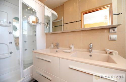 Le Majestic Promenade - Five Stars Holiday House - Foto 42