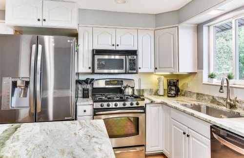 Mountain-View Retreat with Hot Tub in Centerville! - Photo 9