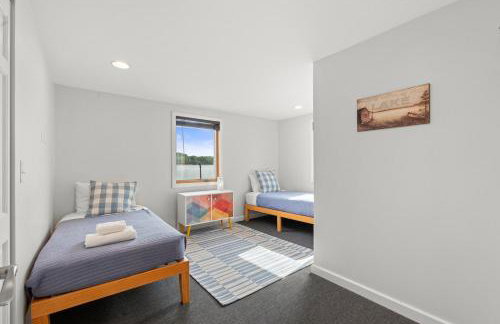 Cozy Pet-Friendly Condo l Pool l Dock l Walk to Parks - Foto 23