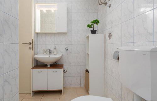 Apartment Susnjici 2 with Pool, Children Playground and Terrace - Photo 9