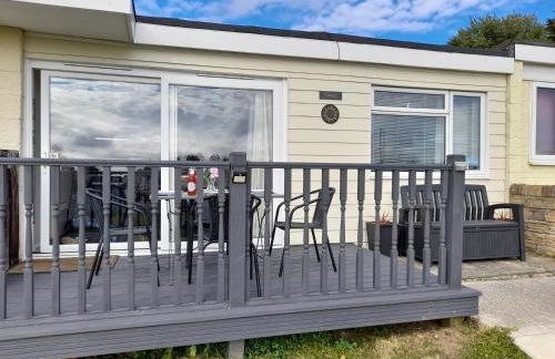 Sunset 128 Sandown Bay Holiday Centre Generous Ferry Saving! - Photo 1