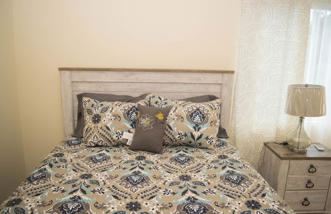 Rochester Modern Chic Apartment - Photo 4