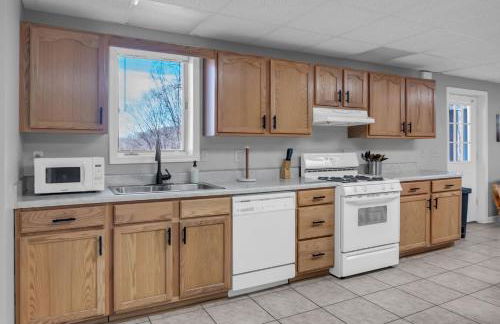 Lake Barkley Retreat - Newly Renovated - 5 BR - Foto 33