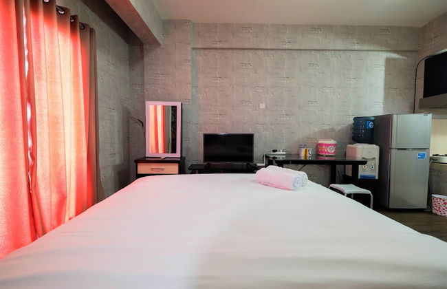 Studio Room at Sunter Park View Apartment By Travelio - Foto 11