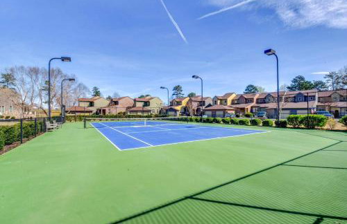 West Union Townhome with Patio and Lake View - Foto 41