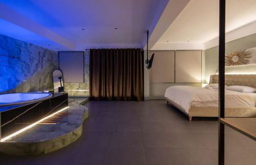 Smaragdi Luxury Jacuzzi Apartment Noho Premium Living - Foto 18