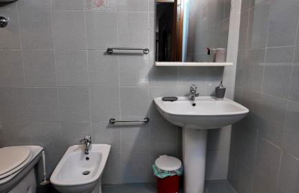 Whole apartment in Villa surrounded by green - Foto 62