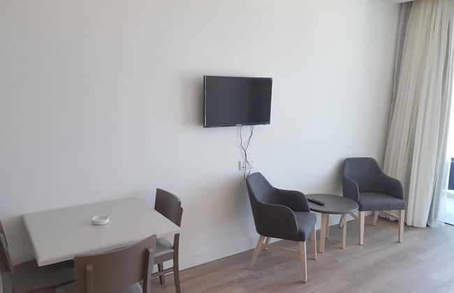 Melini Hotel Suites - Photo 22