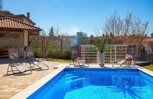 Villa Lemily - Five Bedroom with Swimming Pool - Photo 38