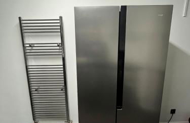 Marcot House Modern 5 bedroom house Solihull 10 mins drive from bhx & nec private off road parking - Foto 31