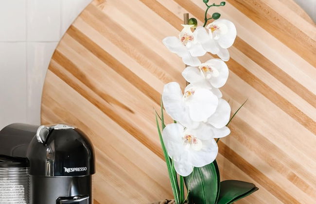 Private Luxury Oasis w Pool HT Parking - Photo 26