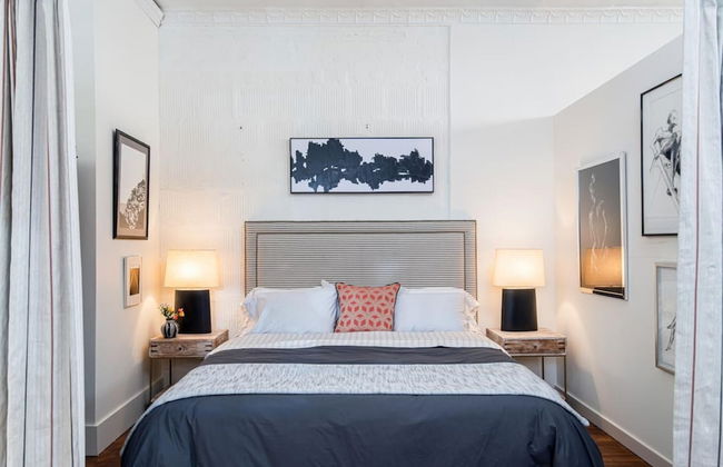 High-design Loft on Historic Alley Park Free - Photo 8