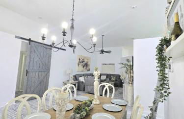 Pool house Best location in Wesley Chapel - Photo 4