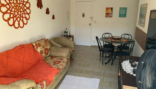 Apartamento Praia das Astúrias, 2 minutos de caminhada para praia, piscina, garagem demarcada, cama Queen - Foto 5