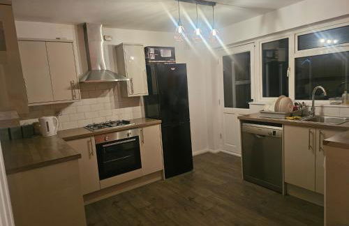 Rosag 4- Bedroom Guest House Rainham - Foto 22