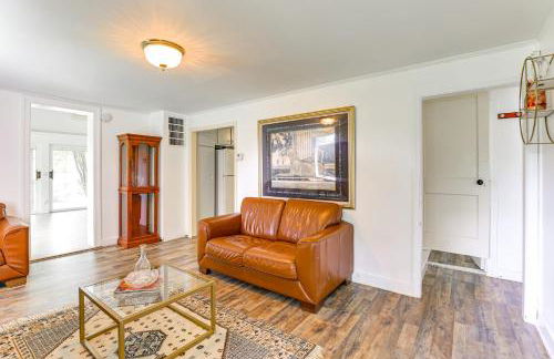 Near Shops and Parks Dog-Friendly Maryland Gem - Photo 4