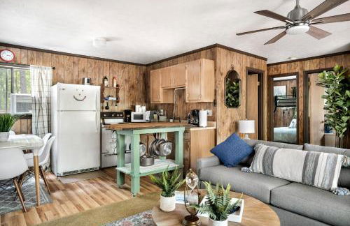 Hot Tub Deck Screened Porch Fire Pit & WiFi - Photo 16