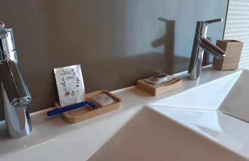 Agapè, élégant T2, 4 étoiles, plage et GR34 3km, centre ville 750m - Foto 24