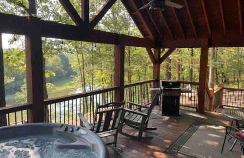 Just the Two of Us RIVER FRONT Luxury Cabin - Foto 16