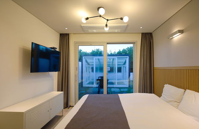 Pool & Villa Sorang - Photo 18