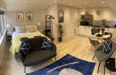 Little Rosslyn - Photo 1