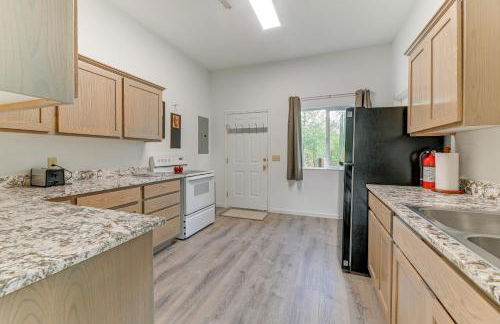 Charming Grants Pass Cottage with Patio and Gas Grill! - Foto 8