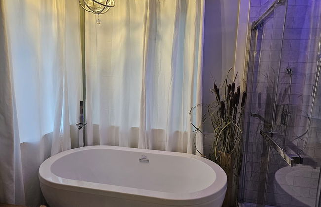 Luxury ocean dock pool villa - Photo 14