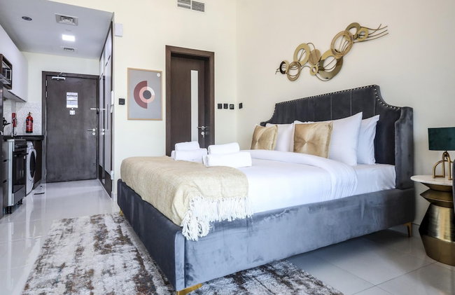 Elite LUX Holiday Homes - Sleek Urban Studio in Liwan Dubai - Foto 3