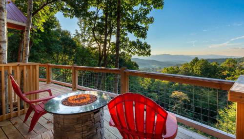 Waynesville Romantic Hideaway with Private Hot Tub - Foto 2