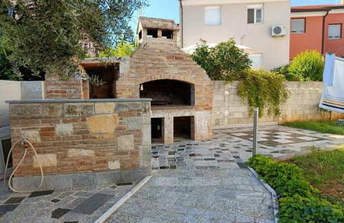 Apartments Ivana with the pool - Photo 33