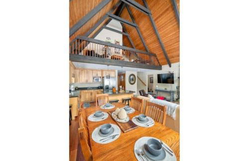 Spring Home 6 - Cozy 4BR Cabin in Black Butte Ranch w Fireplace - Foto 11
