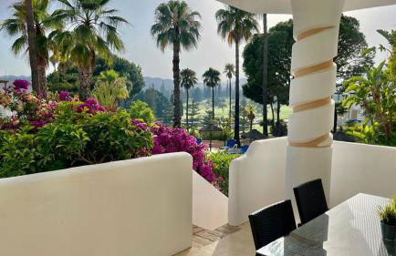 Ground Floor Apartment at Matchroom Country Club - Photo 19