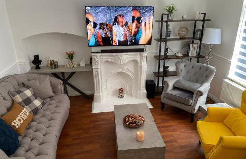 2 Bedroom Home Near Tube Station Easy London Access Peeams Abode - Foto 1