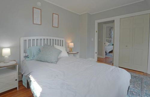 Beautiful Modern Beach House! - Photo 35