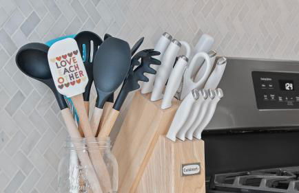 Chic Penthouse with bus stop at doorstep - 15 Minutes to NYC - Foto 22