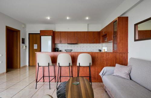 Chios Town Apartment - Heart Of Chios Town With 2 Minute Walk To The Beach - Photo 9