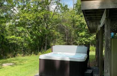 Retro Retreat Charming Home with Hot Tub & Fire Pit - Foto 20