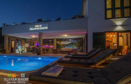 Villa Four Seasons, heated pool and 3 en-suite bathrooms - Foto 3