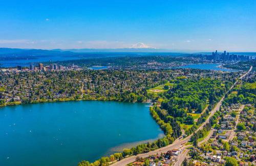 Enchanted Path to a Gardenscape - 92 Walkscore! - Foto 12