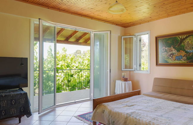 Secluded Holiday Home in Kalavrouza With Mountain Views,bbq - Foto 6