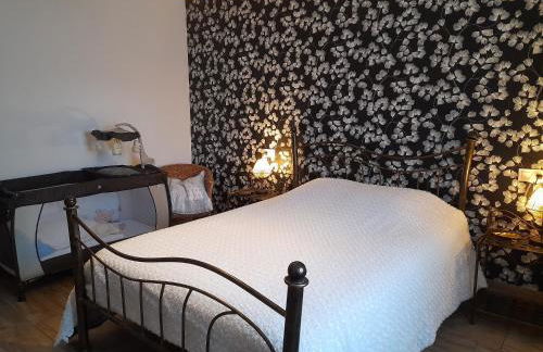 Le Gîte des 4 Saisons Maison de vacances avec parking et jardin - Foto 4