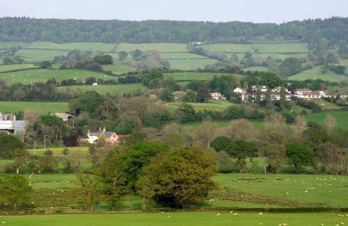 Swallow Light-filled pod with far-reaching scenic views - Photo 30