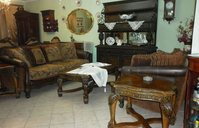 Helen's family home - Photo 29