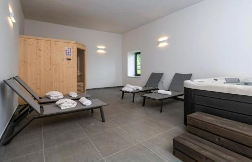 Gorgeous Home In Pican With Sauna - Foto 34