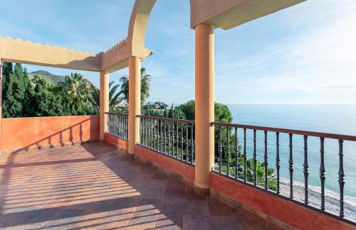 Villa Leandro, First Line Villa with amazing sea views and private access to the sea! - Photo 48