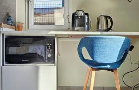 Quiet Studio with Private Parking - Photo 13