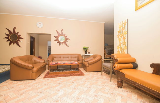 Villa Matahari Tawangmangu powered by Cocotel - Foto 10